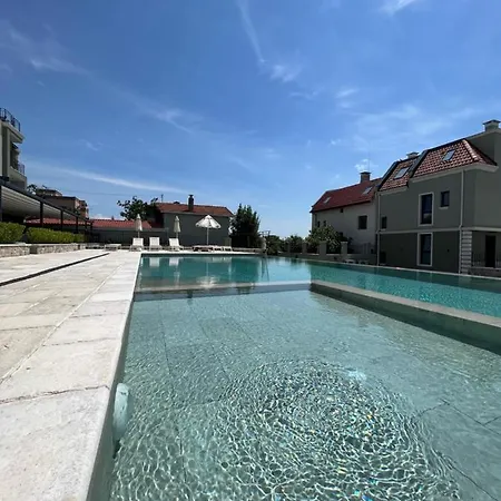 Mediterranea - Luxury With Pool Barbecue Kids-area Варна