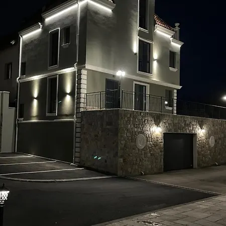 Апартаменты Mediterranea - Luxury With Pool Barbecue Kids-area